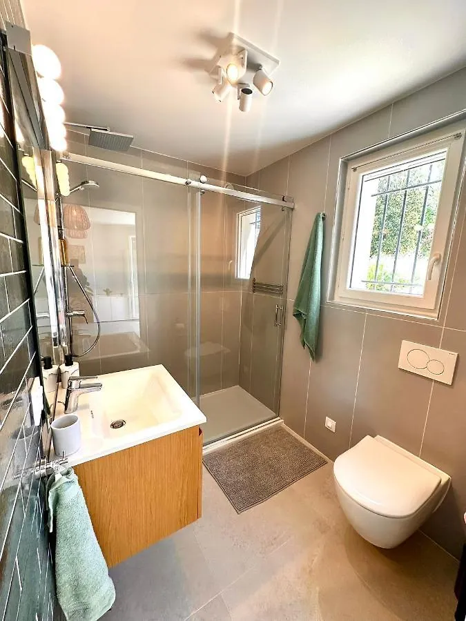 Paisible Studio Tout Neuf En Lisiere De Foret Peyrolles-en-Provence Apartment