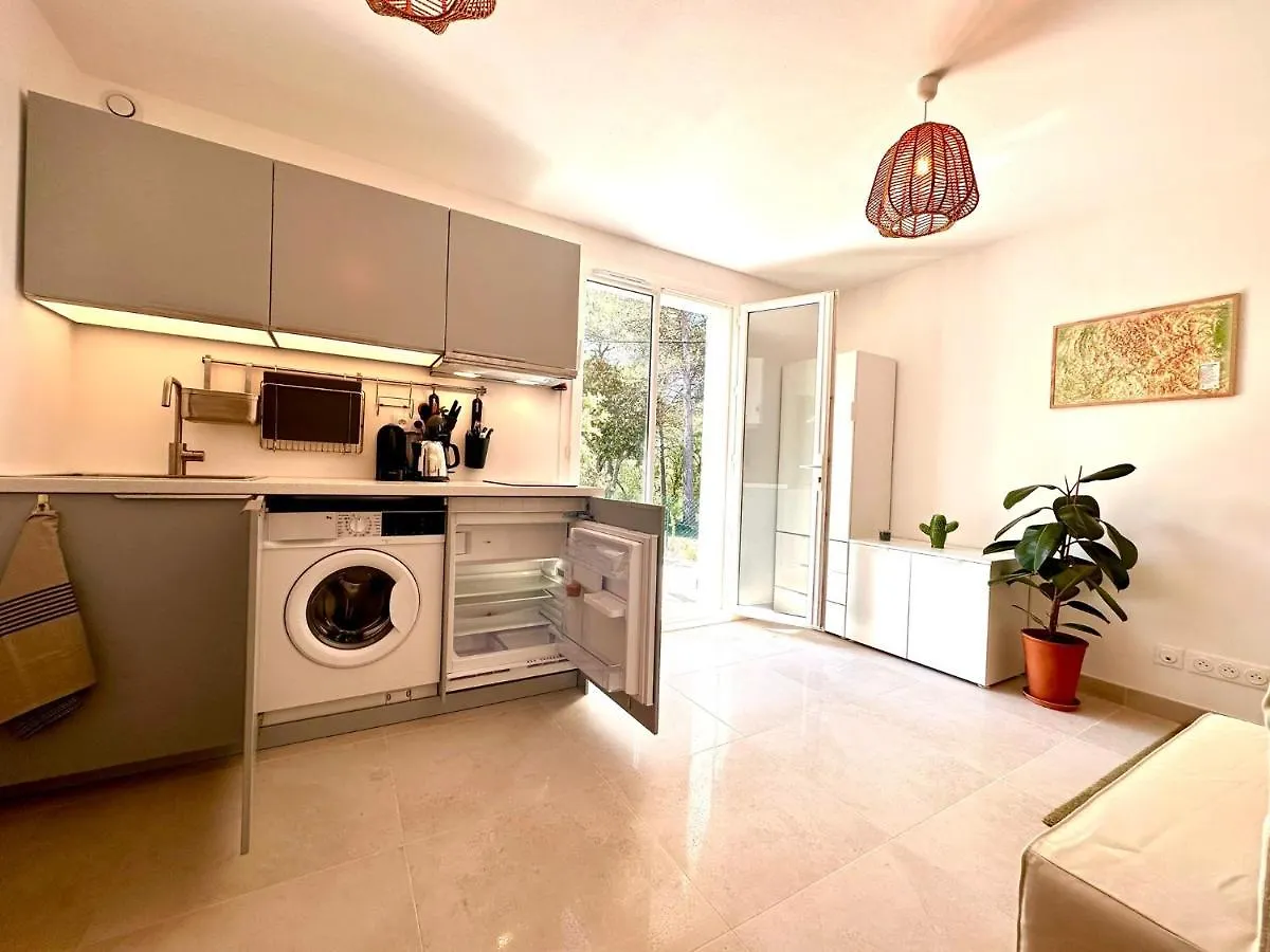 Paisible Studio Tout Neuf En Lisiere De Foret Peyrolles-en-Provence Apartment