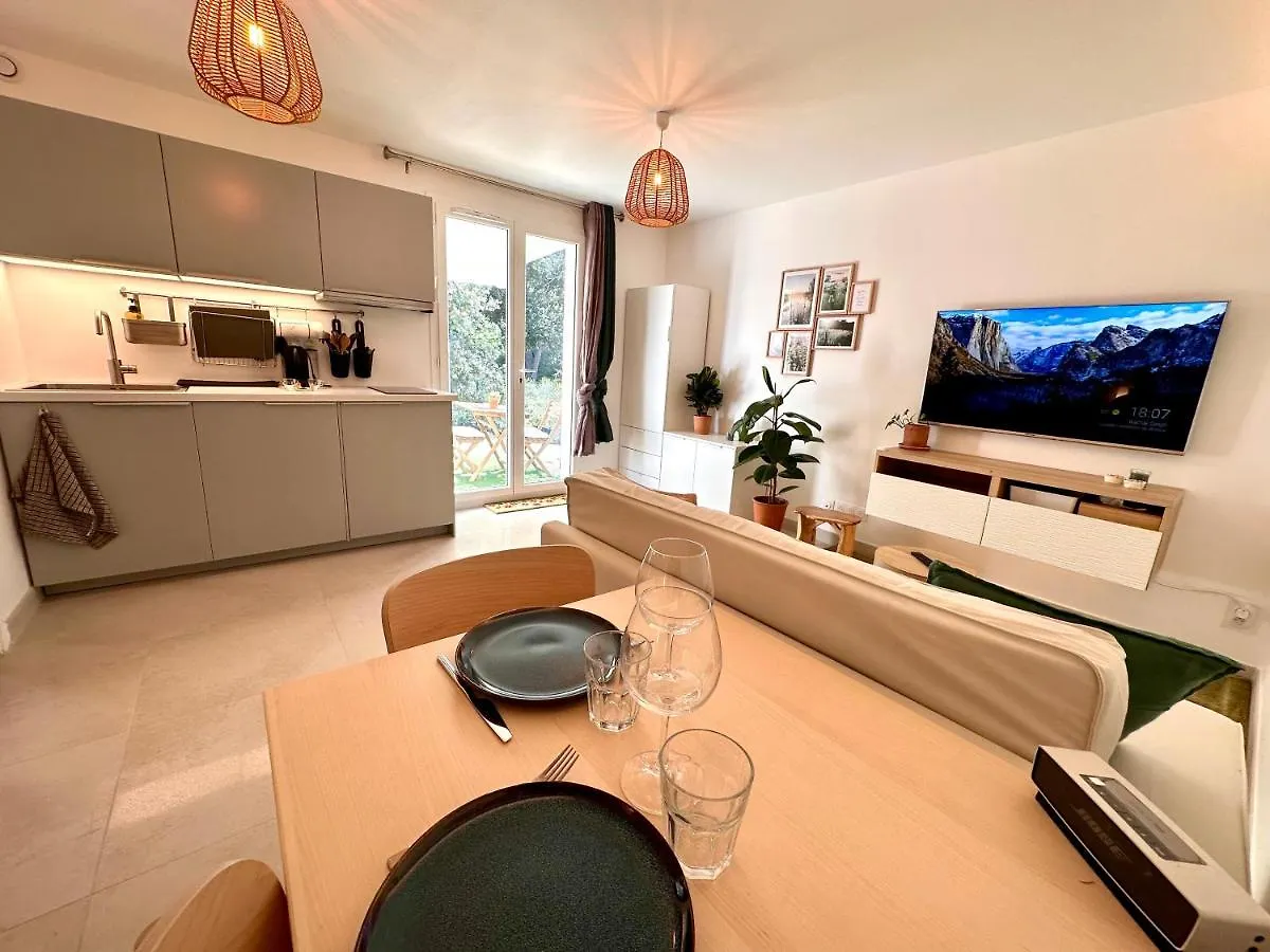 Paisible Studio Tout Neuf En Lisiere De Foret Peyrolles-en-Provence Apartment