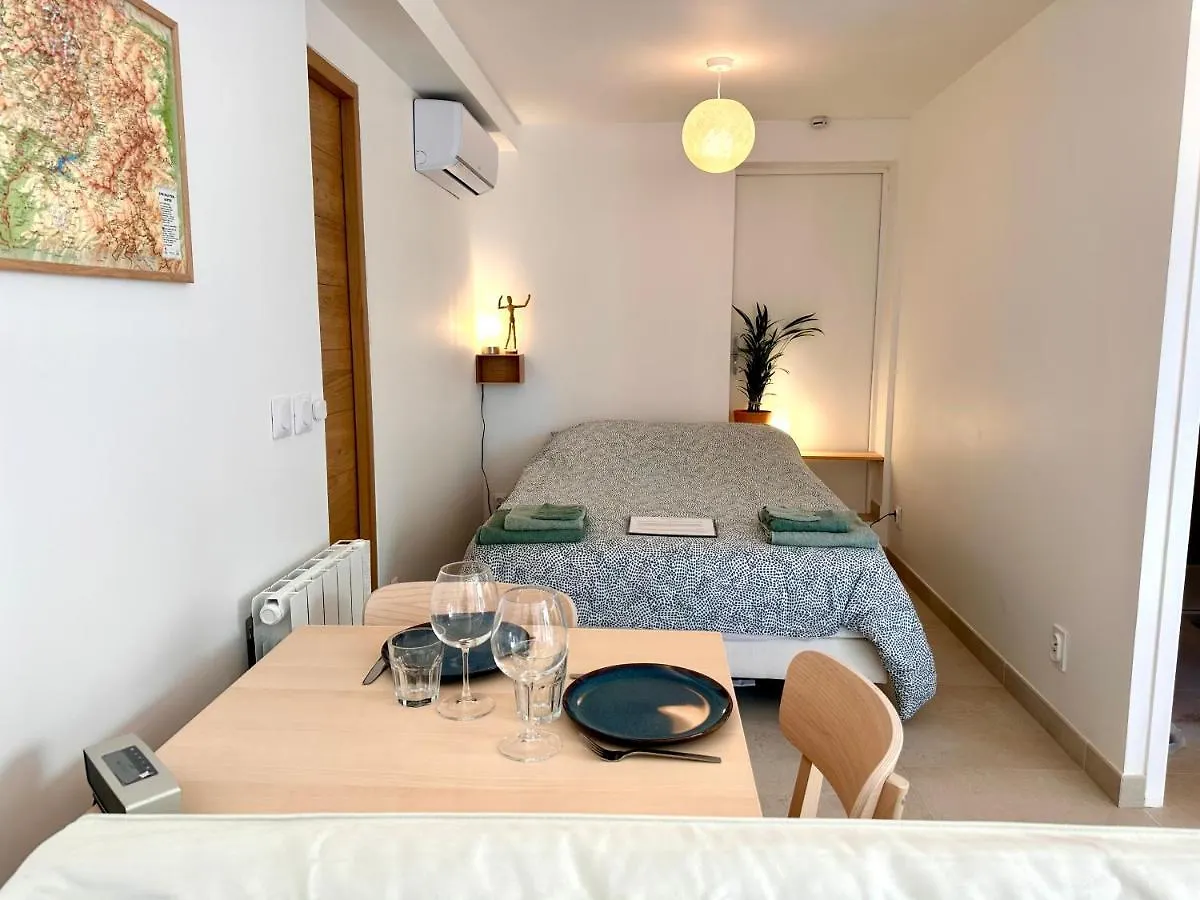 Apartment Paisible Studio Tout Neuf En Lisiere De Foret Peyrolles-en-Provence France