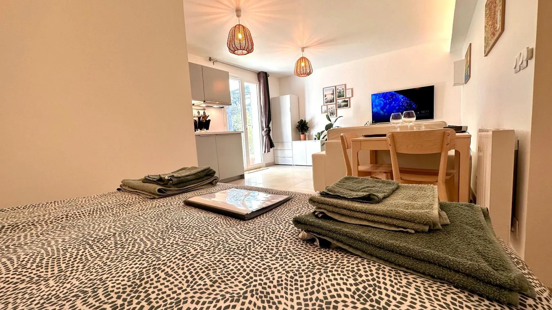 Apartment Paisible Studio Tout Neuf En Lisiere De Foret Peyrolles-en-Provence